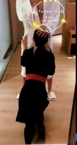 【极品反差东航空姐】爆乳丰臀女神【豆泥丸】完美身材 穿着空姐制服架起来操到浪叫 高清私拍90P 高清720P原版 截图15