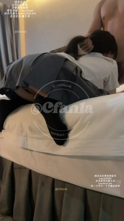 【饭饭吖】你的性癖注定了你这辈子就是个废物 看到我涂上你买的口红去含别人的肉棒被人猛干 截图1