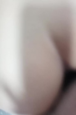 风骚女白领穿上新买的情趣内衣诱惑狼友，全程露脸与渣男啪啪，口活真棒多体位爆草抽插，浪荡呻吟不要错过 截图9