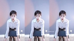 价值万元虎牙星秀区标杆颜值天花板极品女神【李十一】土豪定制究极版~情趣露奶露逼裸舞极限挑逗 截图7
