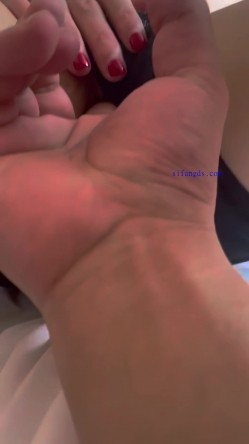 泄密流出抖音福利极品E杯大奶少妇人妻[ela]与粉丝车震操逼波推自慰裸舞 截图11