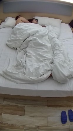 情趣酒店美女居然被口爆 还吞精 美女身材颜值都是极品 暴操吞精后又被男人抠逼和按摩棒调教 截图10