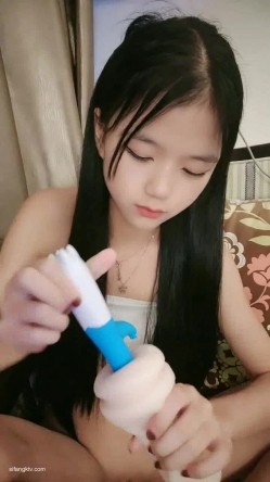 新人！大学生下海~校花级别~【雅萱】太纯了 被操无套颜射 截图9