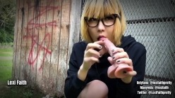 国产男娘Lexi Faith(原乔晶晶) 重出江湖 现在改走更刺激的户外露出路线了 戴眼镜更闷骚 截图13