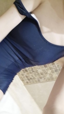 贫乳系福利姬 兰兰酱乳夹和尾巴 截图1