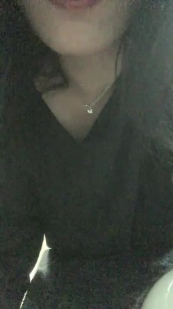 真实大学女生寝室 【大学生活好】 今夜室友回来的齐 偷拍一会儿不脱衣 到厕所撒尿洗漱自慰赚几百 截图14