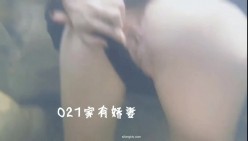 顶级绿帽 ️长腿翘臀骚妇刷锅第一人【家有娇妻】订阅私拍，户外露出约单男3P4P道具双通，场面炸裂相当开放 截图13