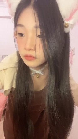 校花为了赚钱拼了【猪猪女孩】喊来舔狗干她穿上白丝舔脚无套内射极品反差小淫娃 截图2