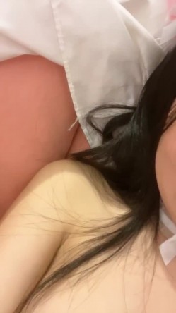 校花为了赚钱拼了【猪猪女孩】喊来舔狗干她穿上白丝舔脚无套内射极品反差小淫娃 截图9