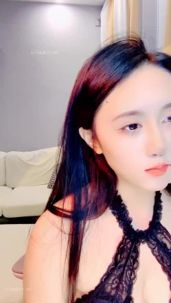 极品颜值【okk】白虎逼 全身尤物完美~直接撸了黑丝美乳配上无毛粉逼 截图1