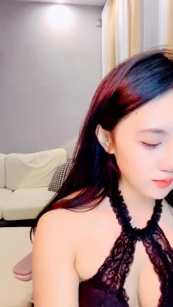 极品颜值【okk】白虎逼 全身尤物完美~直接撸了黑丝美乳配上无毛粉逼 截图3