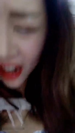 高颜值网红脸美少女收费大尺度宣传自拍终于傍上土豪被狠狠的插入呻吟声痛并快乐着还说轻点儿 截图14