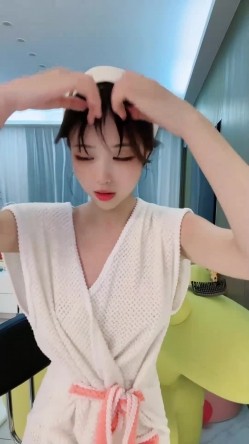 ️清纯可爱，顶级校花【懒羊羊大王】下海福利，道具抽插~喷水~好湿~好润~过瘾 截图13