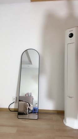 制服黑丝小高跟，露脸超级宝贝诱惑，满足狼友各种性幻想，撅着屁股用道具抽插菊花给狼友看，淫声荡语不断 截图4
