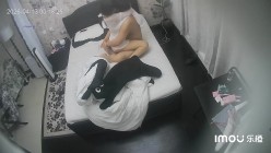 酒店偷拍学院风女孩入住两天酒店屁眼都被男友开发了 截图3