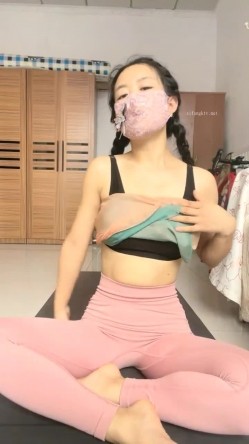 真实瑜伽教练，【瑜伽教练永嘉】，专业程度谁看了不服，各种高难度的动作，看了真是大开眼界，劲爆至极 截图1