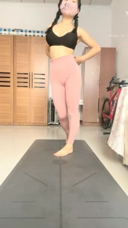 真实瑜伽教练，【瑜伽教练永嘉】，专业程度谁看了不服，各种高难度的动作，看了真是大开眼界，劲爆至极 截图2