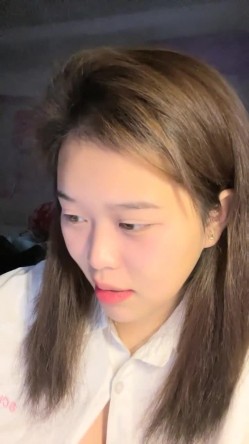 兄弟们！全网最大奶子来了~【甜甜甜甜圈】奶控专属~！这是我见过最大的奶子了~！挺漂亮的 截图2