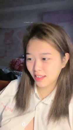 兄弟们！全网最大奶子来了~【甜甜甜甜圈】奶控专属~！这是我见过最大的奶子了~！挺漂亮的 截图7