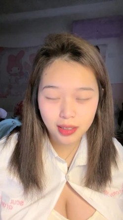 兄弟们！全网最大奶子来了~【甜甜甜甜圈】奶控专属~！这是我见过最大的奶子了~！挺漂亮的 截图12