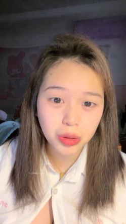 兄弟们！全网最大奶子来了~【甜甜甜甜圈】奶控专属~！这是我见过最大的奶子了~！挺漂亮的 截图13