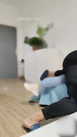 乱伦 灌醉高冷高颜值嫂子，好好玩弄超骚反差婊，附生活照，拍了多视频非常刺激，十几天内容6个文件夹 截图2