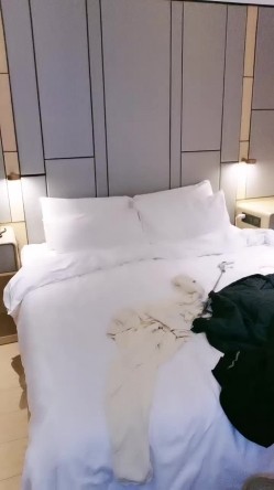 国产小美女小小丰满的坦克妹妹，蜜桃臀撅起屁股特写蝴蝶逼自己动手自慰 截图12