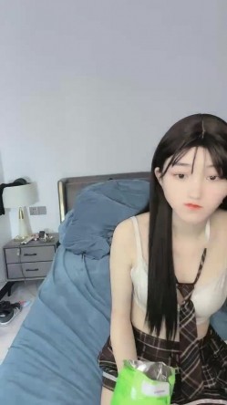 这男的也太爽了 和零零后小姨子偷情『04年小情妇』清纯的一逼 穿着JK制服啪啪还全程无套 截图2
