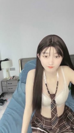 这男的也太爽了 和零零后小姨子偷情『04年小情妇』清纯的一逼 穿着JK制服啪啪还全程无套 截图3