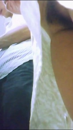 收藏推荐扫底惊现高颜值无内骚货这么多骚货出门不穿内裤竟发现某个骚逼的逼都湿润了 截图7