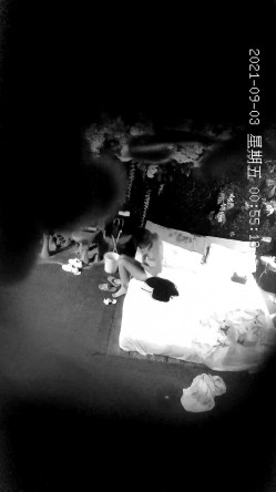 稀有绿叶房 二逼青年约战极品蜜桃臀女友 性瘾超强连干三炮 操不够啊 超清3K原版 截图5