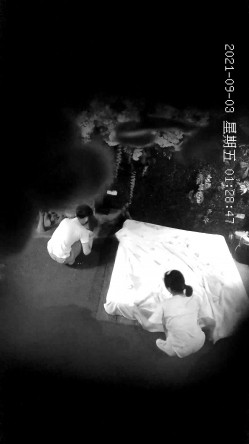 稀有绿叶房 二逼青年约战极品蜜桃臀女友 性瘾超强连干三炮 操不够啊 超清3K原版 截图10