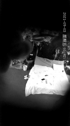 稀有绿叶房 二逼青年约战极品蜜桃臀女友 性瘾超强连干三炮 操不够啊 超清3K原版 截图13