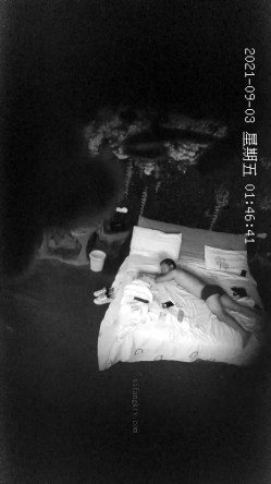 稀有绿叶房 二逼青年约战极品蜜桃臀女友 性瘾超强连干三炮 操不够啊 超清3K原版 截图14