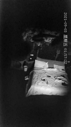 稀有绿叶房 二逼青年约战极品蜜桃臀女友 性瘾超强连干三炮 操不够啊 超清3K原版 截图16
