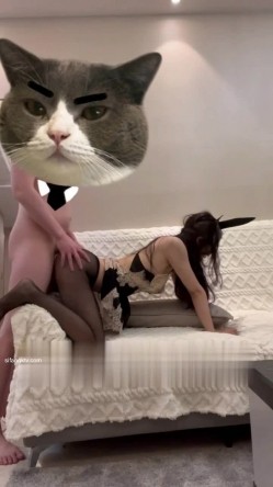 露脸才是王道！颜值天花板极品身材某航空姐工作期间是女神下班就成为金主母狗各种淫乱自拍很反差 截图4