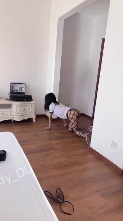 最新流出推特绝色高颜女神【奶凶】私拍，退圈自爆与主人大玩SM性爱调教 截图9