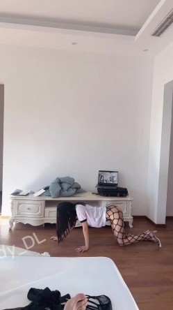 最新流出推特绝色高颜女神【奶凶】私拍，退圈自爆与主人大玩SM性爱调教 截图12