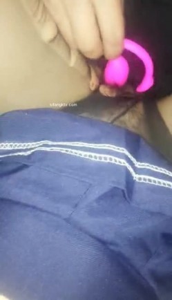 《震撼 福利》微博推特网红丝袜反差婊【湿宝贝】水手制服透明丝袜足交啪啪震动蛋肉棒一起配合肏诱惑难挡 截图6