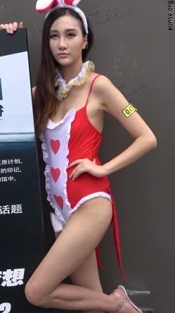 【车模】车展偷拍模特 车模 角度刁钻，全方位视角 截图1