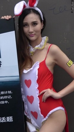 【车模】车展偷拍模特 车模 角度刁钻，全方位视角 截图5