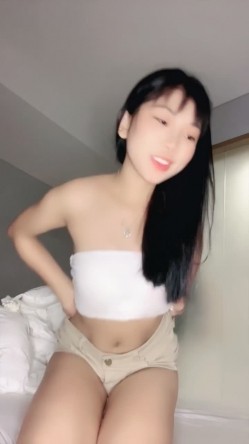 萝莉精致学妹【可爱罪名】携闺蜜超强尺度道具自慰喷水 截图2