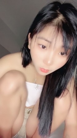 萝莉精致学妹【可爱罪名】携闺蜜超强尺度道具自慰喷水 截图7