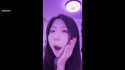 超美阿黑颜女神原档泄密，标准的一个眼镜婊，大眼睛萌妹，反差感，淫荡的表情挑逗极了 截图6