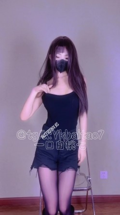 推特极品长腿，高颜值女菩萨【一口白桃七】定制裸舞+顶级VIP福利，紫薇美鲍喷水，非常反差 截图2