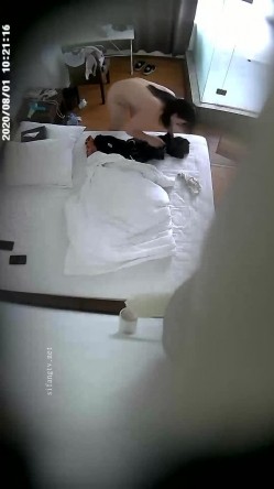 上帝视角真实记录情侣PK偸情~各种反差小贱人中年熟女开房滚床单~刚射完歇一小会又搞起来 截图15