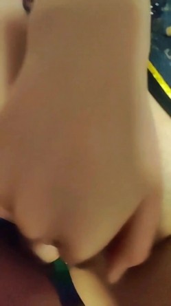 旗袍风阿姨，拜倒在小伙子的鸡巴下，’表演个深喉，对，全含进去，拿鸡巴抽脸上‘，啊啊啊哥哥艹死我！ 截图14