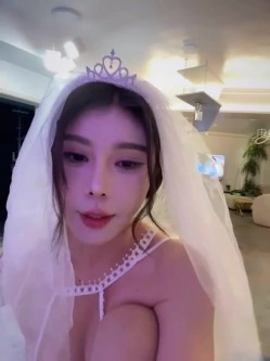 ️新晋主播【linjianvhai】极品网红脸御姐、长腿黑丝高跟职业装 截图8