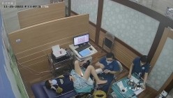 《妇产科监控破解》多位美女少妇张开大腿让医生又抠又摸检查阴道 截图5