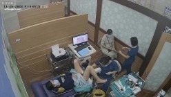 《妇产科监控破解》多位美女少妇张开大腿让医生又抠又摸检查阴道 截图8